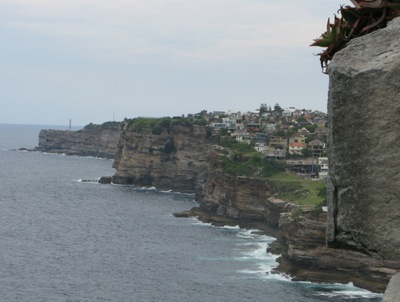 Cliffs over the Pacific at Vaucluse